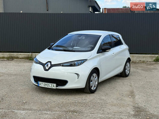 Белый Рено Зое, объемом двигателя 0 л и пробегом 54 тыс. км за 7500 $, фото 1 на Automoto.ua
