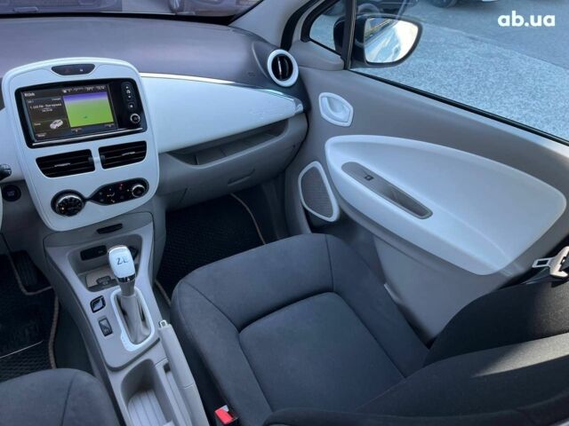Белый Рено Зое, объемом двигателя 0 л и пробегом 56 тыс. км за 7190 $, фото 28 на Automoto.ua