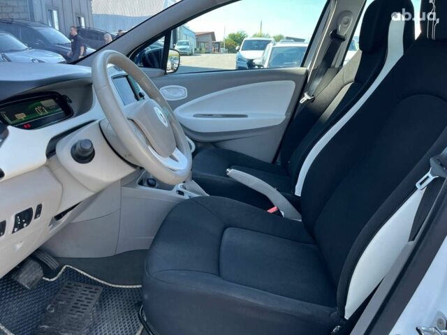 Белый Рено Зое, объемом двигателя 0 л и пробегом 56 тыс. км за 7190 $, фото 1 на Automoto.ua