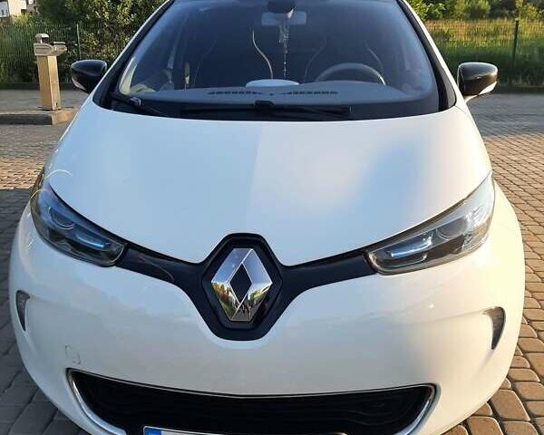 Белый Рено Зое, объемом двигателя 0 л и пробегом 177 тыс. км за 6350 $, фото 4 на Automoto.ua