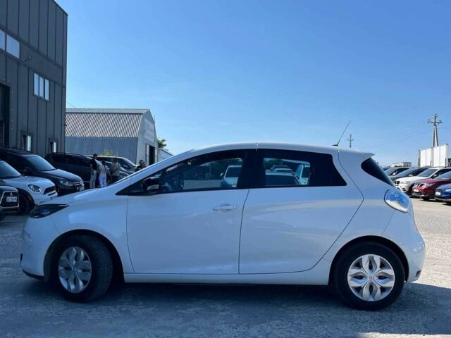 Белый Рено Зое, объемом двигателя 0 л и пробегом 56 тыс. км за 6440 $, фото 4 на Automoto.ua