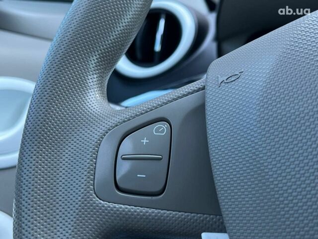 Белый Рено Зое, объемом двигателя 0 л и пробегом 56 тыс. км за 7190 $, фото 36 на Automoto.ua