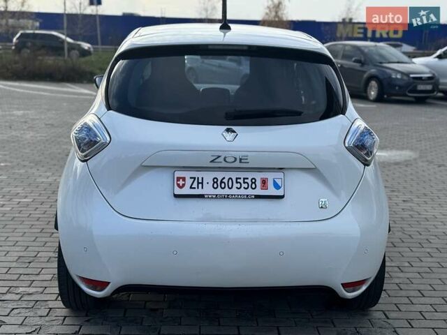 Белый Рено Зое, объемом двигателя 0 л и пробегом 167 тыс. км за 6599 $, фото 14 на Automoto.ua