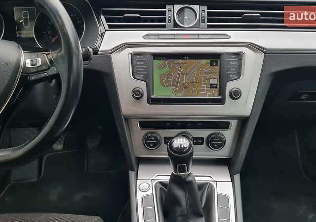 Білий Рено Зое, об'ємом двигуна 0 л та пробігом 53 тис. км за 7878 $, фото 27 на Automoto.ua