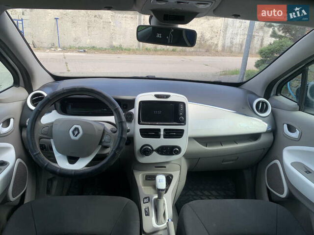 Білий Рено Зое, об'ємом двигуна 0 л та пробігом 235 тис. км за 7500 $, фото 18 на Automoto.ua