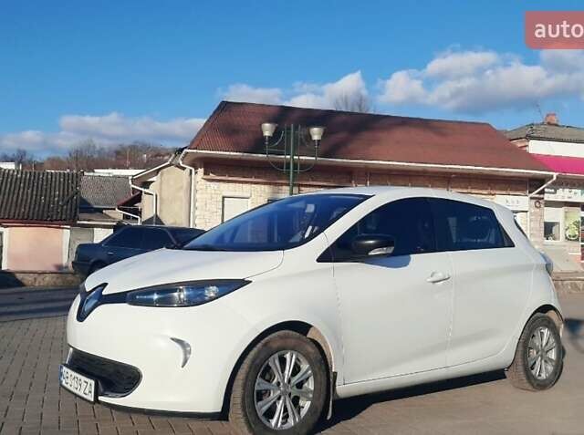 Белый Рено Зое, объемом двигателя 0 л и пробегом 150 тыс. км за 6500 $, фото 2 на Automoto.ua