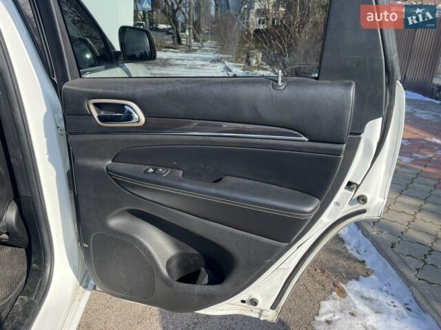 Белый Рено Зое, объемом двигателя 0 л и пробегом 122 тыс. км за 6650 $, фото 10 на Automoto.ua