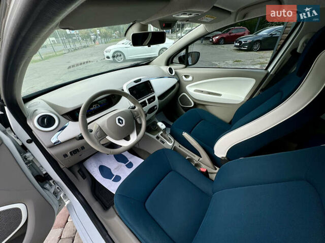 Білий Рено Зое, об'ємом двигуна 0 л та пробігом 110 тис. км за 6200 $, фото 16 на Automoto.ua