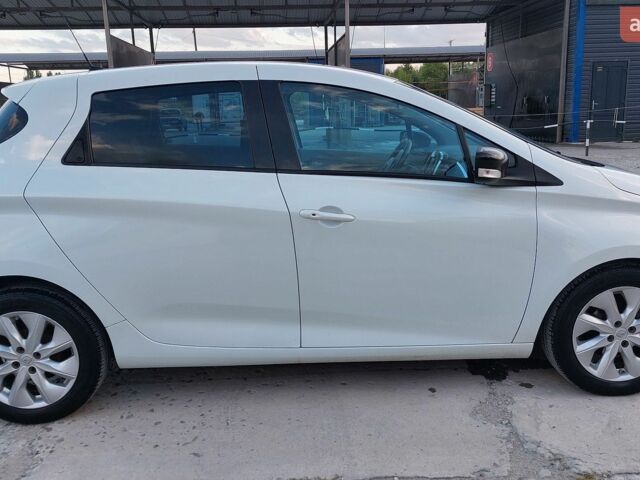 Білий Рено Зое, об'ємом двигуна 0 л та пробігом 112 тис. км за 6500 $, фото 5 на Automoto.ua