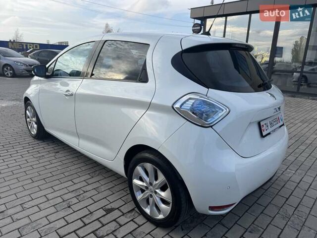 Белый Рено Зое, объемом двигателя 0 л и пробегом 167 тыс. км за 6599 $, фото 6 на Automoto.ua
