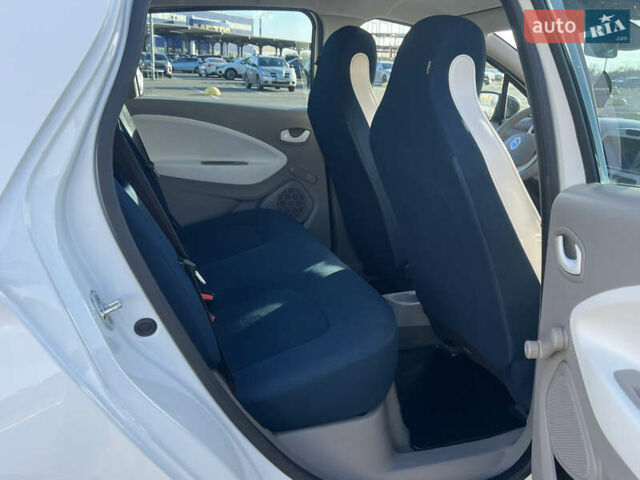Білий Рено Зое, об'ємом двигуна 0 л та пробігом 115 тис. км за 6550 $, фото 38 на Automoto.ua