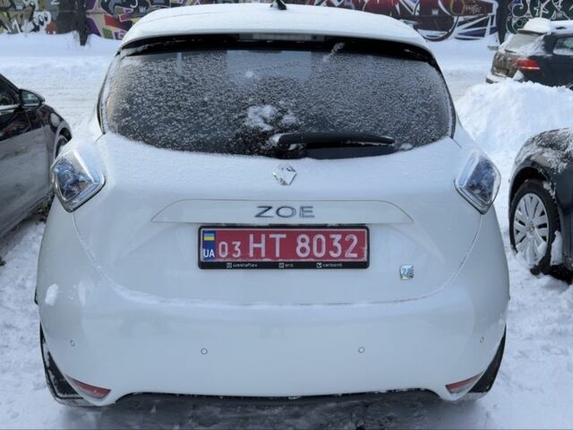 Белый Рено Зое, объемом двигателя 0 л и пробегом 180 тыс. км за 6000 $, фото 2 на Automoto.ua