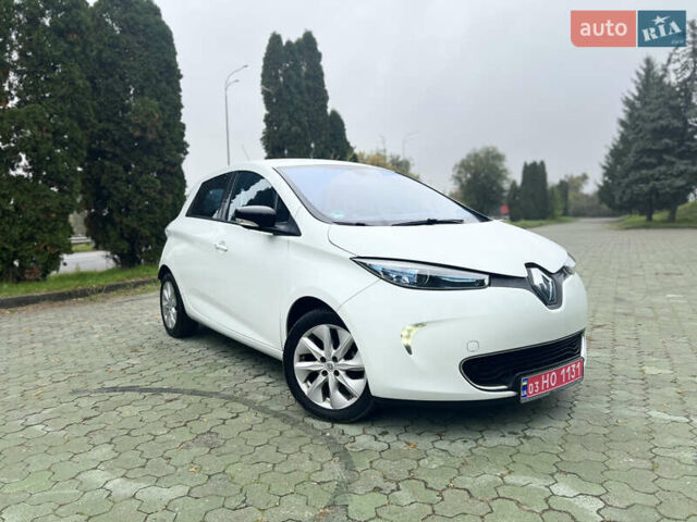 Белый Рено Зое, объемом двигателя 0 л и пробегом 103 тыс. км за 6799 $, фото 2 на Automoto.ua