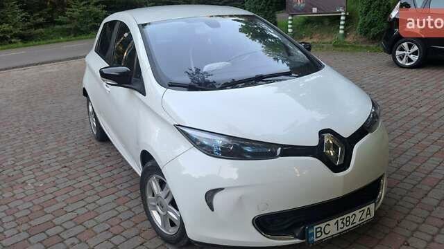 Білий Рено Зое, об'ємом двигуна 0 л та пробігом 96 тис. км за 5800 $, фото 8 на Automoto.ua