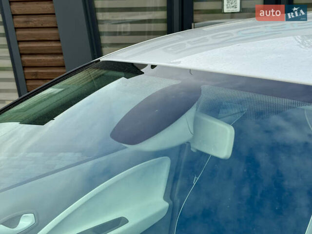 Білий Рено Зое, об'ємом двигуна 0 л та пробігом 110 тис. км за 6200 $, фото 13 на Automoto.ua