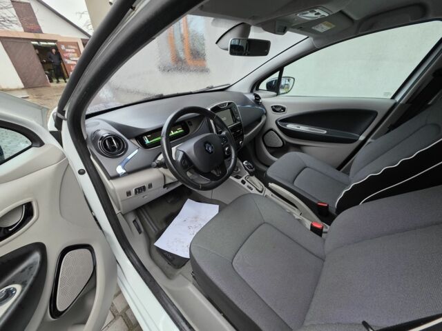Білий Рено Зое, об'ємом двигуна 0 л та пробігом 140 тис. км за 5850 $, фото 5 на Automoto.ua