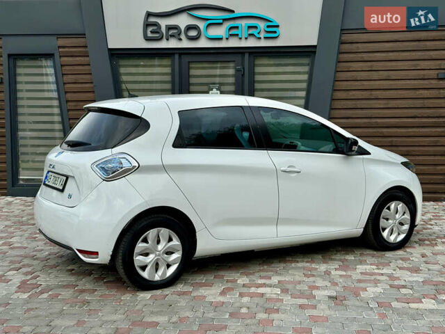 Білий Рено Зое, об'ємом двигуна 0 л та пробігом 110 тис. км за 6200 $, фото 36 на Automoto.ua