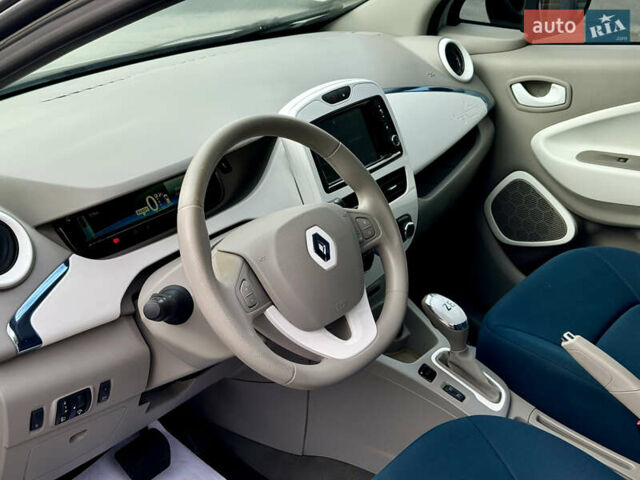 Білий Рено Зое, об'ємом двигуна 0 л та пробігом 110 тис. км за 6200 $, фото 17 на Automoto.ua