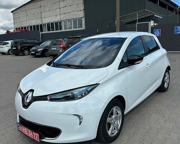 Белый Рено Зое, объемом двигателя 0 л и пробегом 87 тыс. км за 6400 $, фото 4 на Automoto.ua