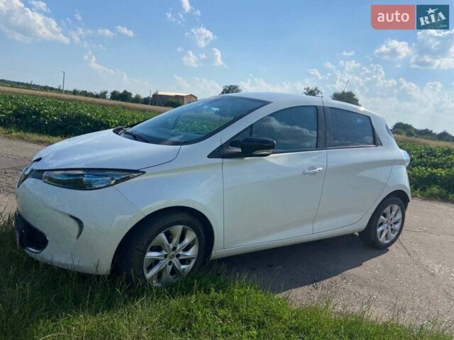 Белый Рено Зое, объемом двигателя 0 л и пробегом 116 тыс. км за 6700 $, фото 5 на Automoto.ua