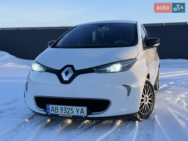Белый Рено Зое, объемом двигателя 0 л и пробегом 168 тыс. км за 5500 $, фото 3 на Automoto.ua
