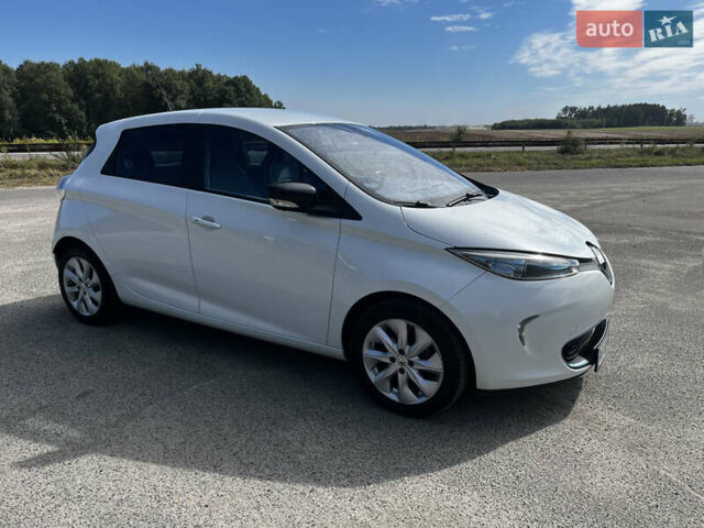 Білий Рено Зое, об'ємом двигуна 0 л та пробігом 123 тис. км за 6900 $, фото 6 на Automoto.ua