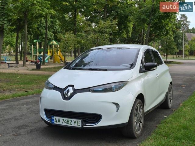 Білий Рено Зое, об'ємом двигуна 0 л та пробігом 168 тис. км за 5700 $, фото 3 на Automoto.ua