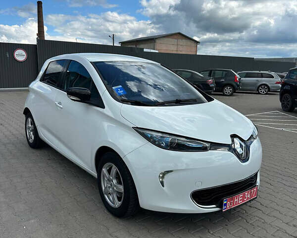 Белый Рено Зое, объемом двигателя 0 л и пробегом 87 тыс. км за 6400 $, фото 3 на Automoto.ua