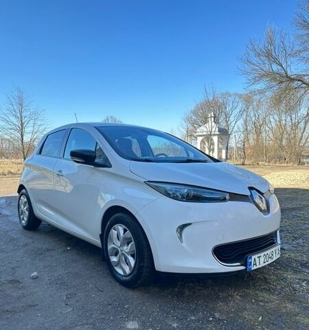 Білий Рено Зое, об'ємом двигуна 0 л та пробігом 108 тис. км за 5570 $, фото 1 на Automoto.ua