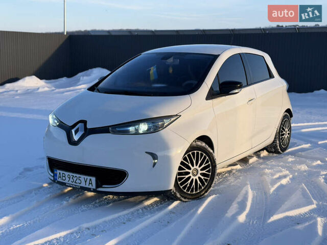 Белый Рено Зое, объемом двигателя 0 л и пробегом 168 тыс. км за 5500 $, фото 1 на Automoto.ua