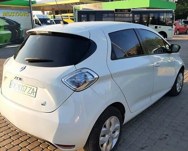 Белый Рено Зое, объемом двигателя 0 л и пробегом 177 тыс. км за 6350 $, фото 5 на Automoto.ua