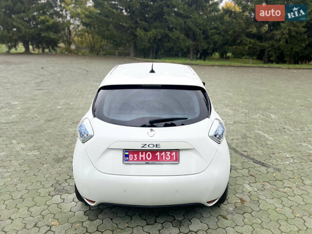 Белый Рено Зое, объемом двигателя 0 л и пробегом 103 тыс. км за 6799 $, фото 23 на Automoto.ua