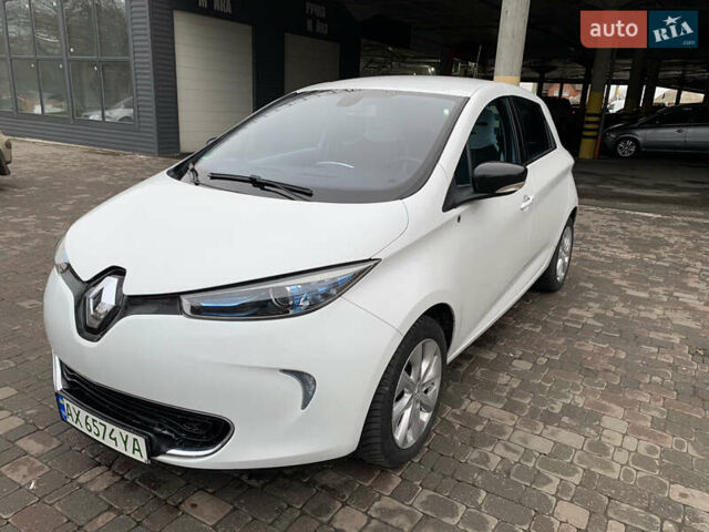 Белый Рено Зое, объемом двигателя 0 л и пробегом 64 тыс. км за 7600 $, фото 5 на Automoto.ua