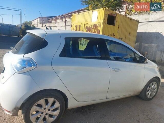 Рено Зое 2015 у Одесі на Automoto.ua Білий Рено Зое, об'ємом двигуна 0 л та пробігом 170 тис. км за 5000 $, фото 4 на Automoto.ua