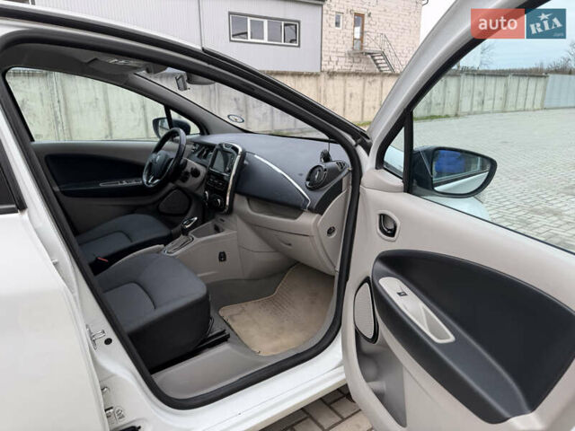 Білий Рено Зое, об'ємом двигуна 0 л та пробігом 154 тис. км за 6350 $, фото 27 на Automoto.ua