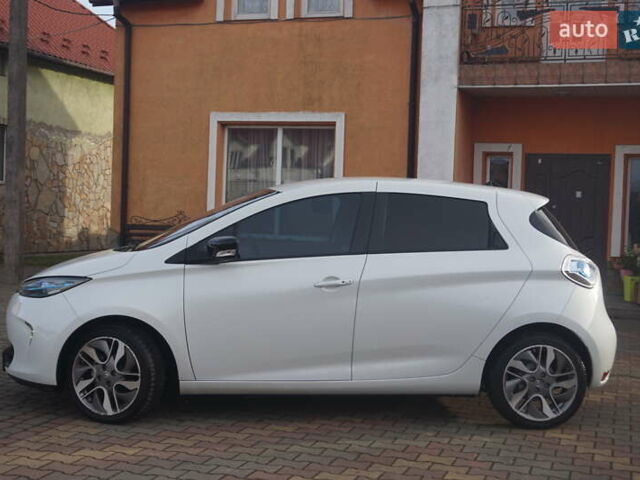 Белый Рено Зое, объемом двигателя 0 л и пробегом 86 тыс. км за 7200 $, фото 12 на Automoto.ua