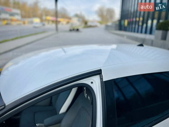 Білий Рено Зое, об'ємом двигуна 0 л та пробігом 160 тис. км за 7500 $, фото 20 на Automoto.ua