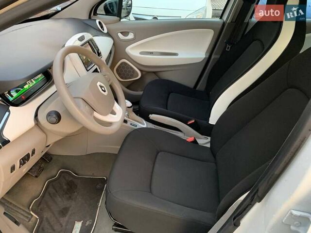 Білий Рено Зое, об'ємом двигуна 0 л та пробігом 90 тис. км за 6499 $, фото 18 на Automoto.ua