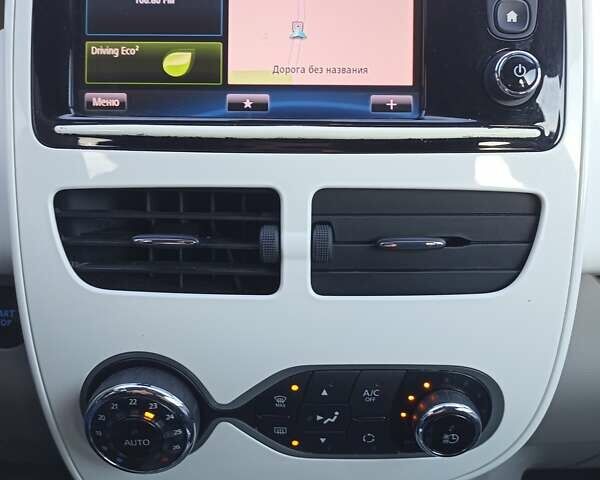 Рено Зое 2015 в Коломые на Automoto.ua Белый Рено Зое, объемом двигателя 0 л и пробегом 88 тыс. км за 6700 $, фото 26 на Automoto.ua