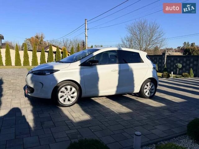 Белый Рено Зое, объемом двигателя 0 л и пробегом 106 тыс. км за 6250 $, фото 5 на Automoto.ua