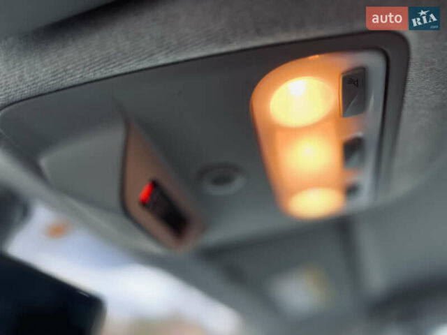 Білий Рено Зое, об'ємом двигуна 0 л та пробігом 160 тис. км за 7500 $, фото 29 на Automoto.ua