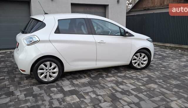 Білий Рено Зое, об'ємом двигуна 0 л та пробігом 104 тис. км за 6500 $, фото 4 на Automoto.ua