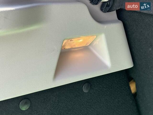 Белый Рено Зое, объемом двигателя 0 л и пробегом 195 тыс. км за 5999 $, фото 53 на Automoto.ua