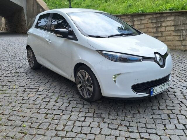 Белый Рено Зое, объемом двигателя 0 л и пробегом 140 тыс. км за 6300 $, фото 3 на Automoto.ua