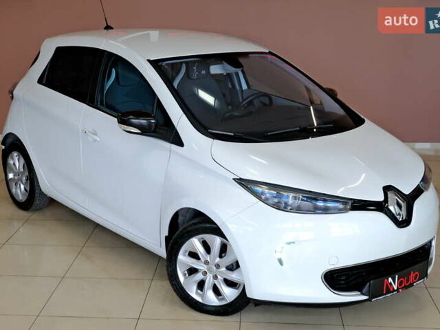 Белый Рено Зое, объемом двигателя 0 л и пробегом 109 тыс. км за 7500 $, фото 7 на Automoto.ua