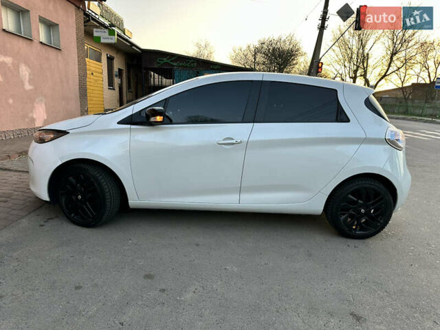 Білий Рено Зое, об'ємом двигуна 0 л та пробігом 127 тис. км за 5800 $, фото 1 на Automoto.ua