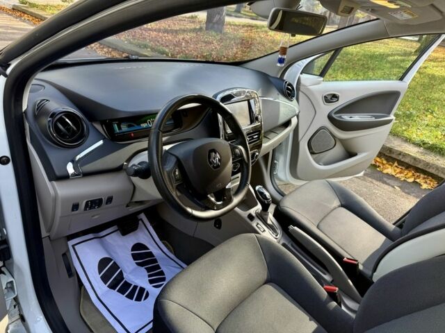 Білий Рено Зое, об'ємом двигуна 0 л та пробігом 68 тис. км за 6965 $, фото 13 на Automoto.ua