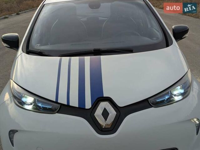 Белый Рено Зое, объемом двигателя 0 л и пробегом 85 тыс. км за 6900 $, фото 61 на Automoto.ua