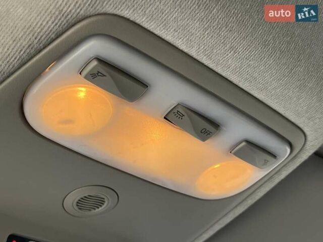 Белый Рено Зое, объемом двигателя 0 л и пробегом 195 тыс. км за 5999 $, фото 30 на Automoto.ua