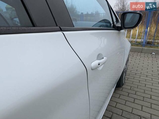 Білий Рено Зое, об'ємом двигуна 0 л та пробігом 85 тис. км за 6995 $, фото 27 на Automoto.ua